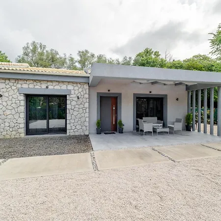 Merli Villa Kokkinion